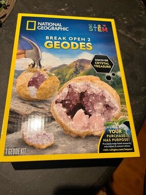National Geographic Geode Kit. Brand new!